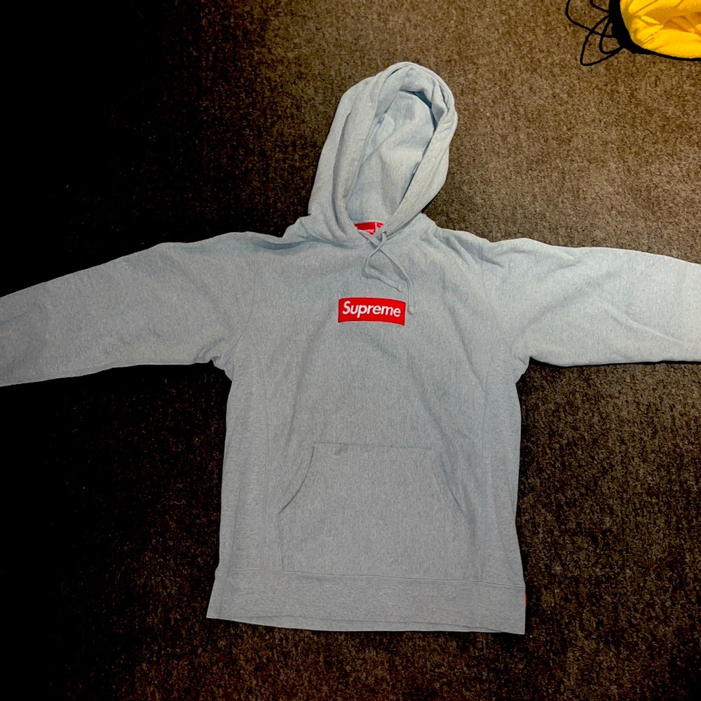 Supreme Men large hoodie